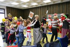 Naumburger Prinzenpaare mit Hofnarren besuchen den Kindergottesdienst (Foto: Karl-Franz Thiede)